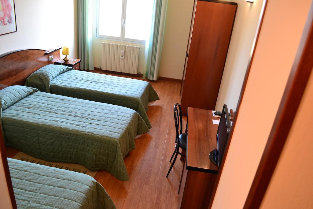 Albergo Elena Пьяноро Номер фото